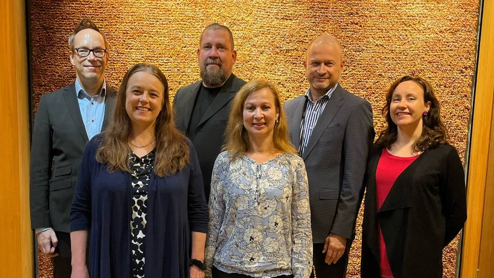 Kuvassa VN TEAS-tiimin jäsenet